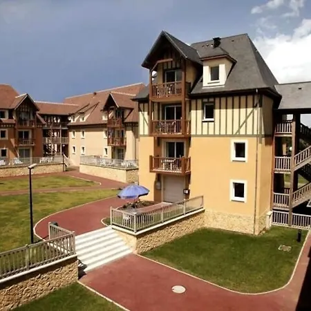 E41 La Ferme De Deauville 1 Ch. Sozen C. *